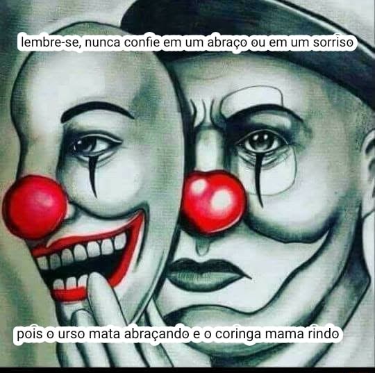 Coringa morreu de rir reagindo as melhores pegadinhas do arbusto