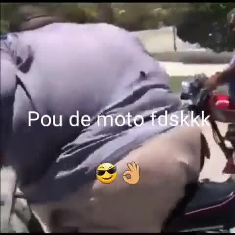 Pou de moto 😳, By Memes Versáteis 1.0