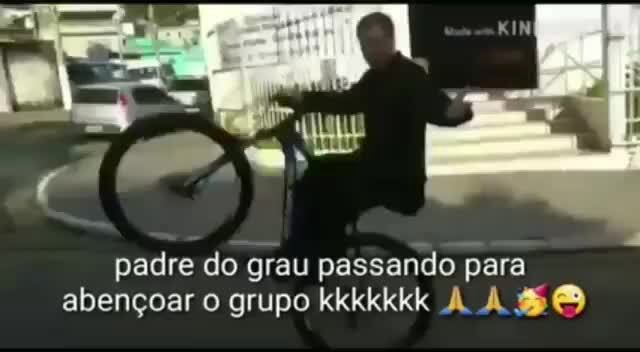 Padre dando o santo grau de bike ao v som de ameno - iFunny Brazil