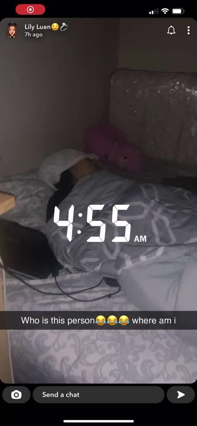 3 Lily ago Luen@ : ago AM Who is this person@@@ where am i Send a chat > -  iFunny Brazil